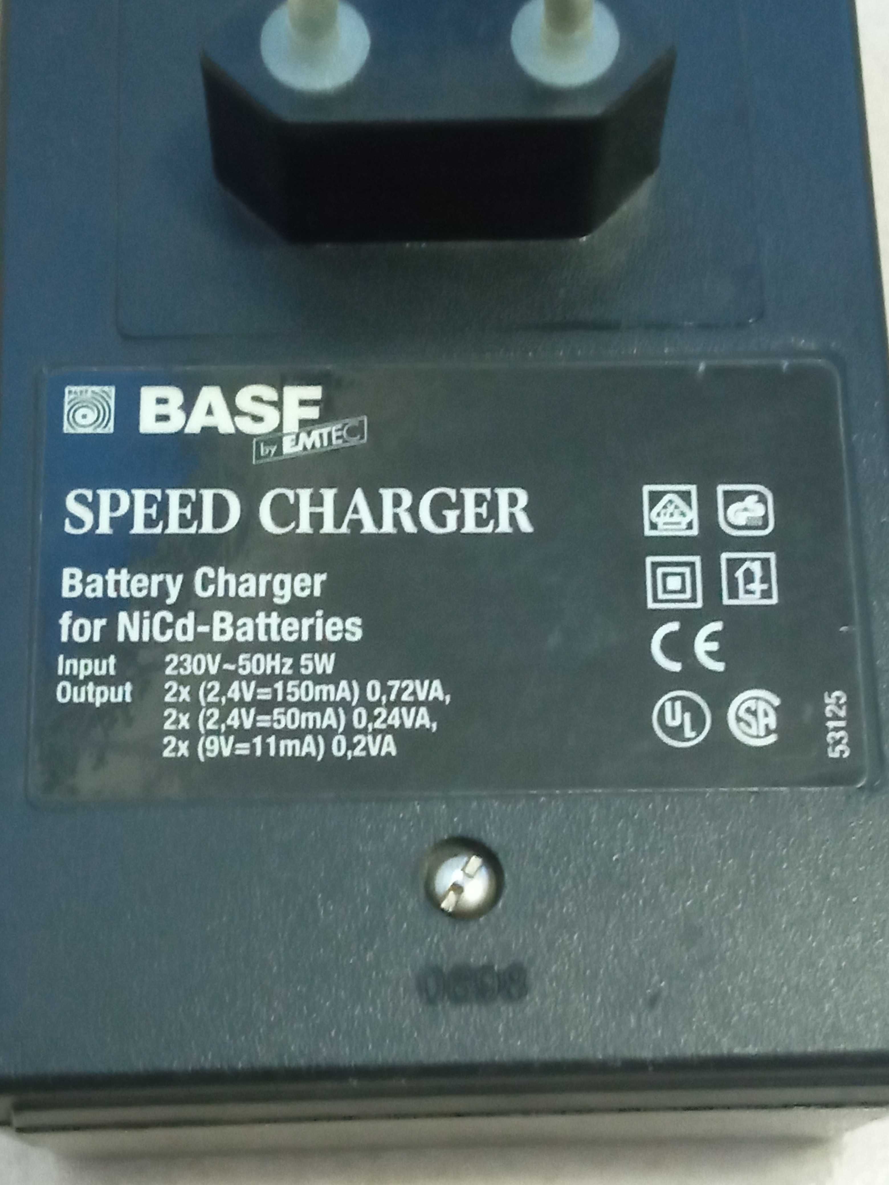 Зарядний пристрій для акумуляторних батарейок BASF