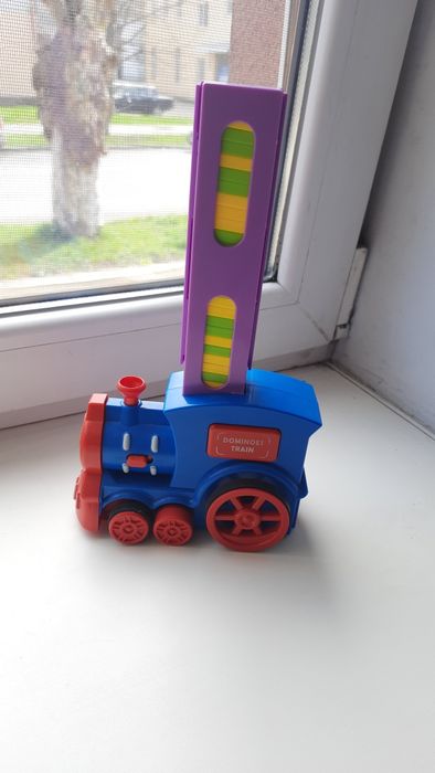 Звуковий Потяг з доміном