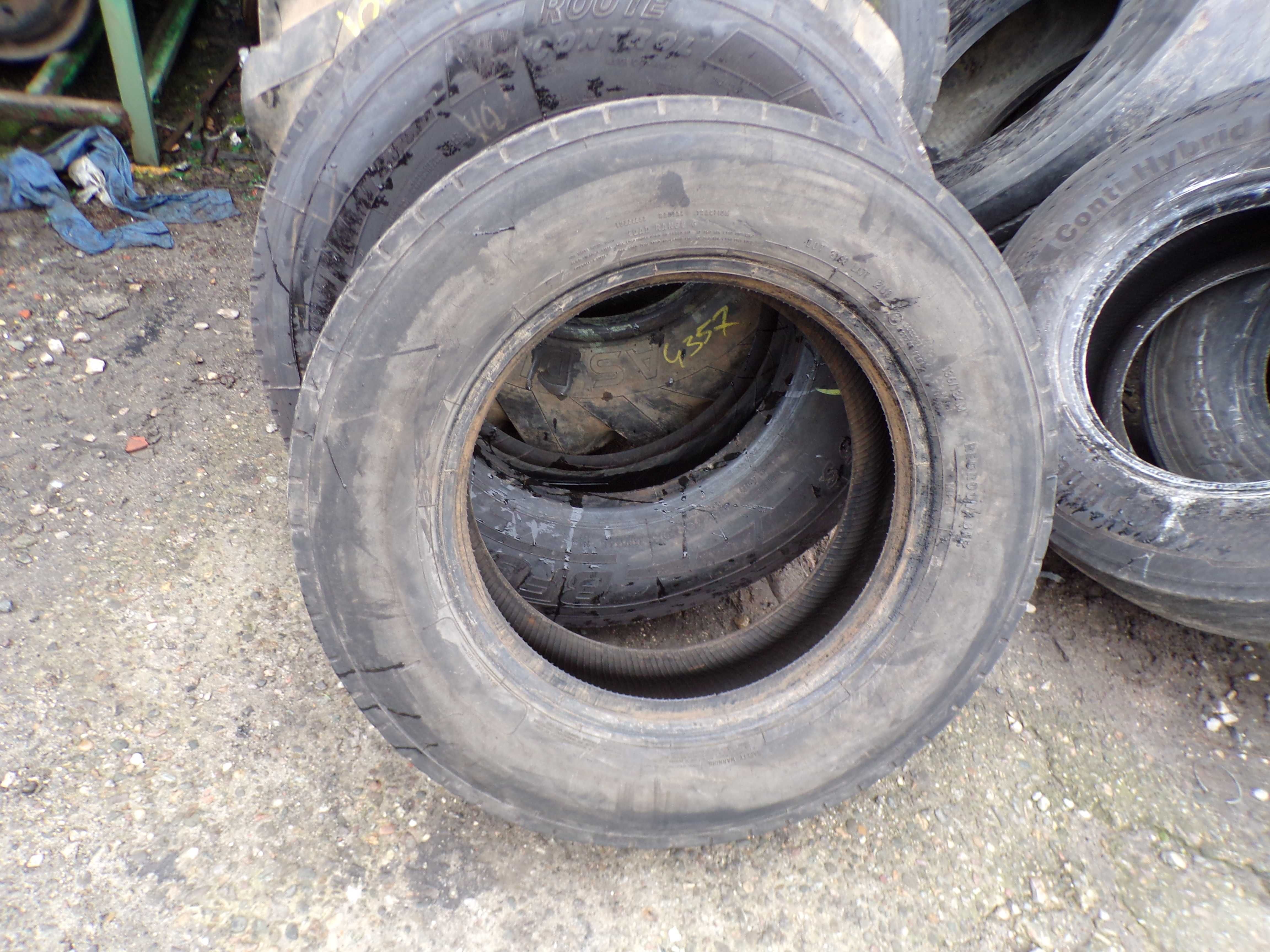 Opona 245/70R19.5 UNIROYAL DH 100 (430 netto)