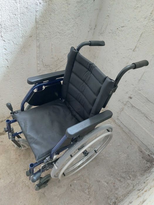 Wózek inwalidzki wykonany ze stopów lekkich ECLIPS X4 VERMEIREN