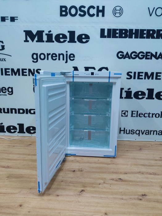 Вбудована морозильна камера Liebherr™IGN 1664 пенального типу. Germany