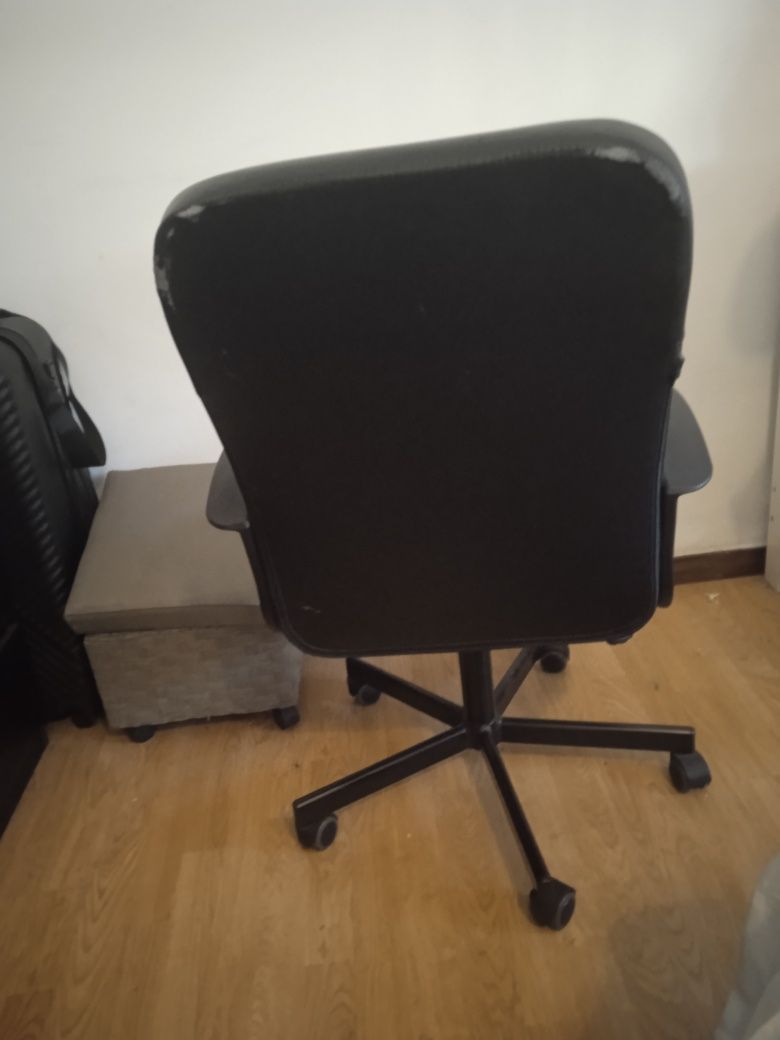 Cadeira escritório preta IKEA