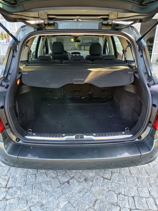 Peugeot 308 SW 7 lugares
