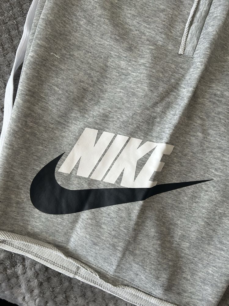 Шорты Nike club alumni