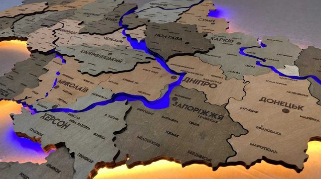 Карта України з підсвіткою і річками. Мапа з детальною топогфією