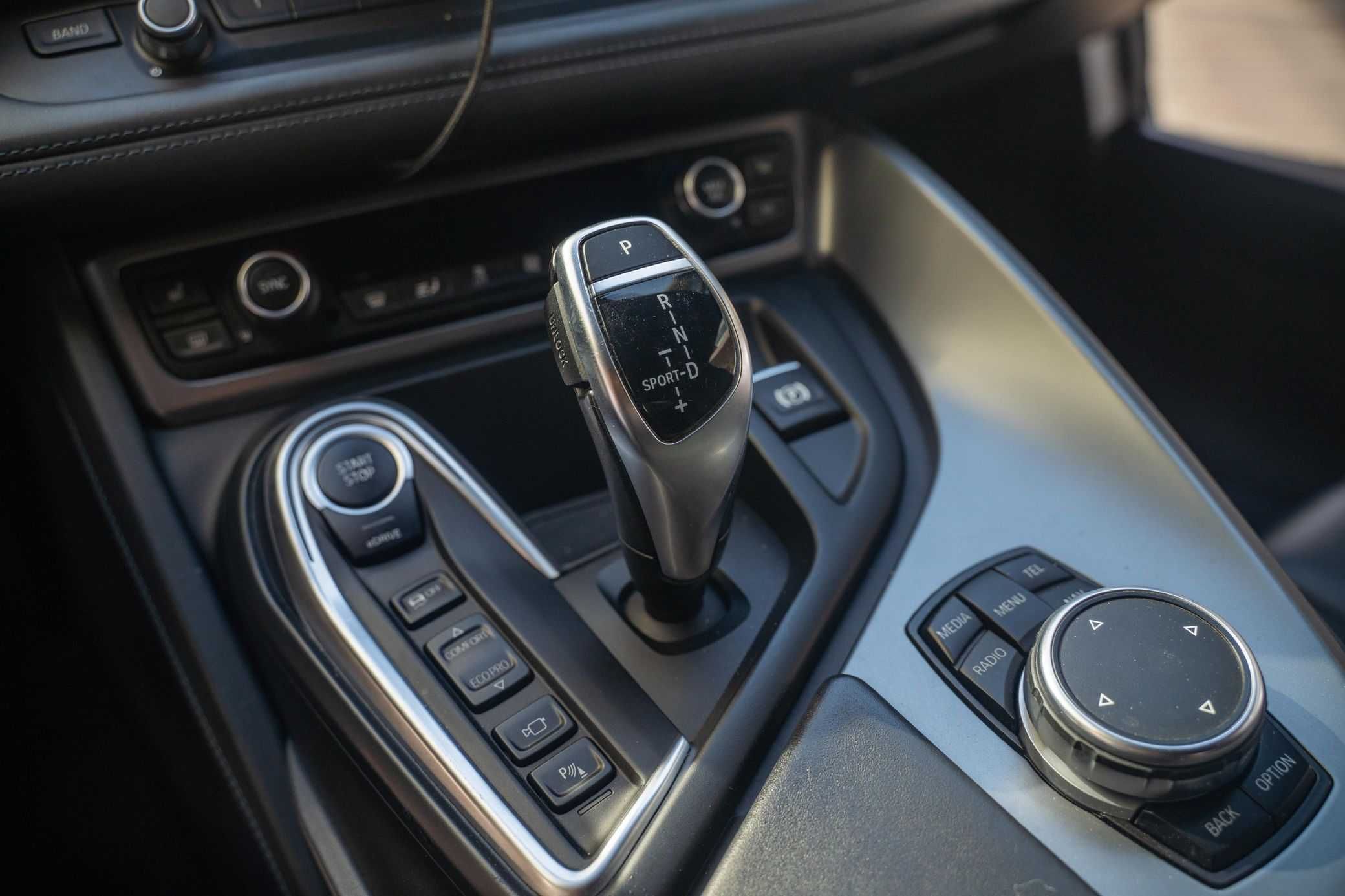 Cпорткар BMW i8 Coupe 2015 року