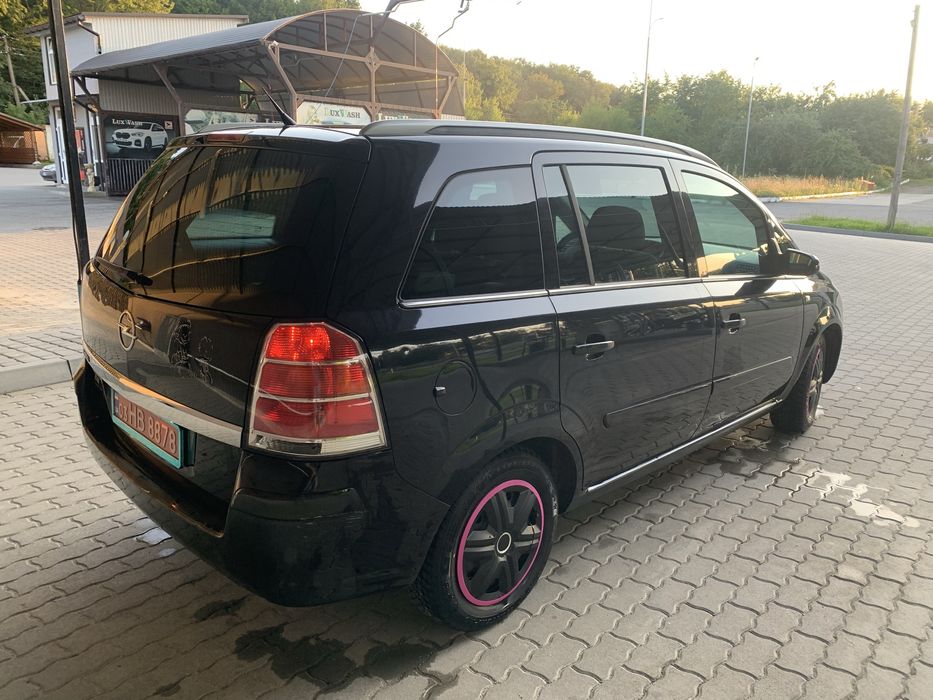 Opel zafira B 2006рік бензин 1.6 механіка