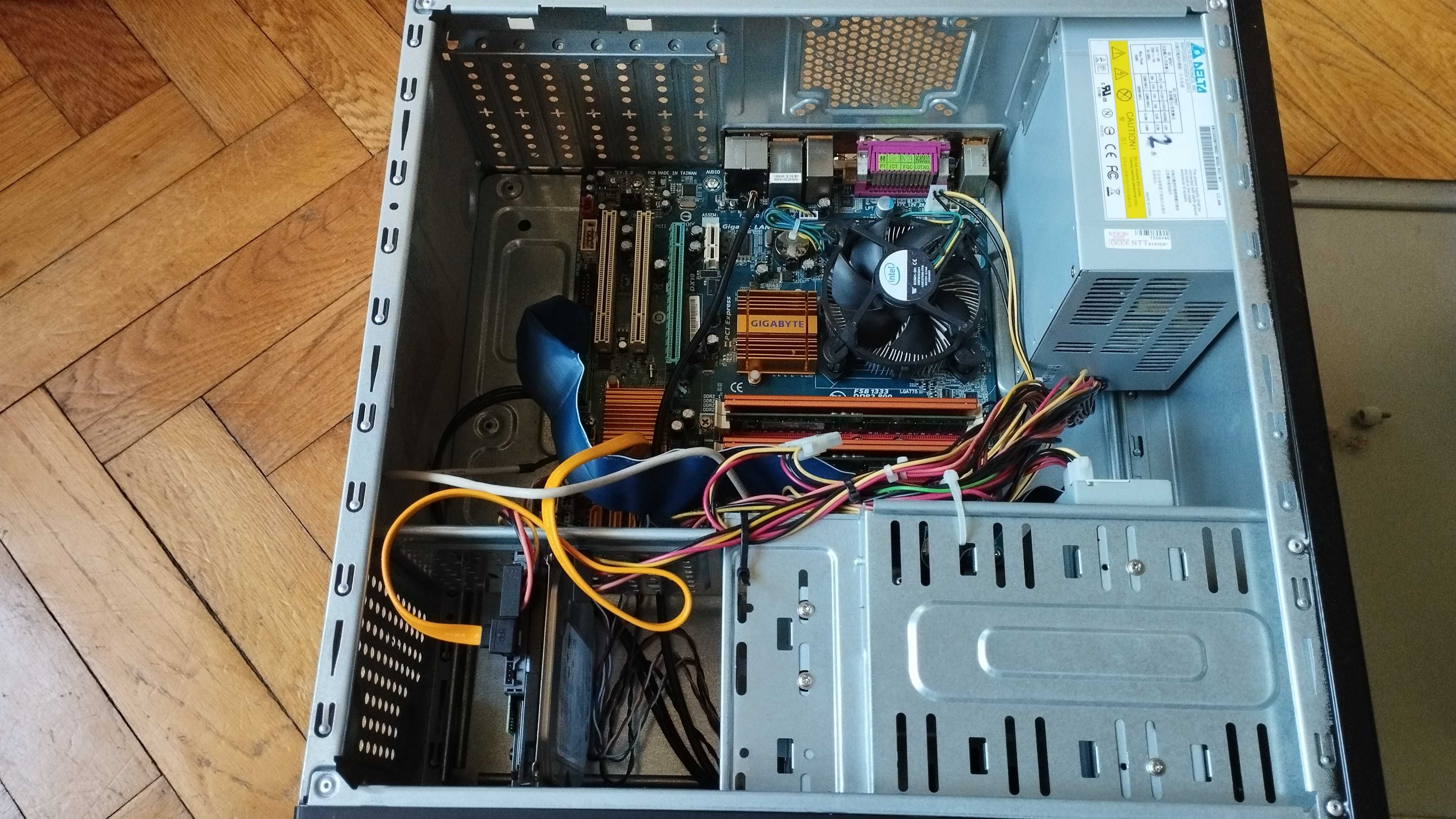 Sprzedam komputer  plus monitor