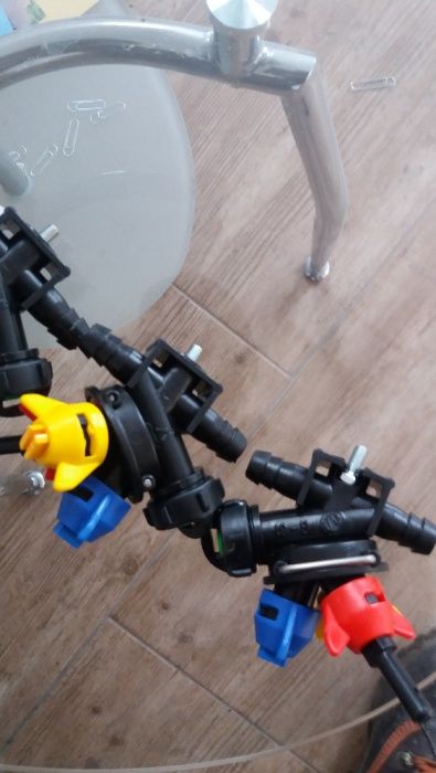 Końcówka głowica rozylacz z RSM do opryskawacza komletna potrójna NOWA