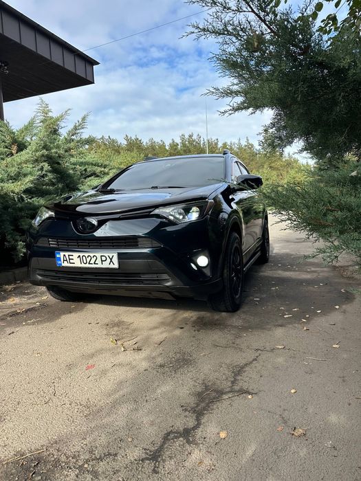 Продам Toyota RAV4 2017