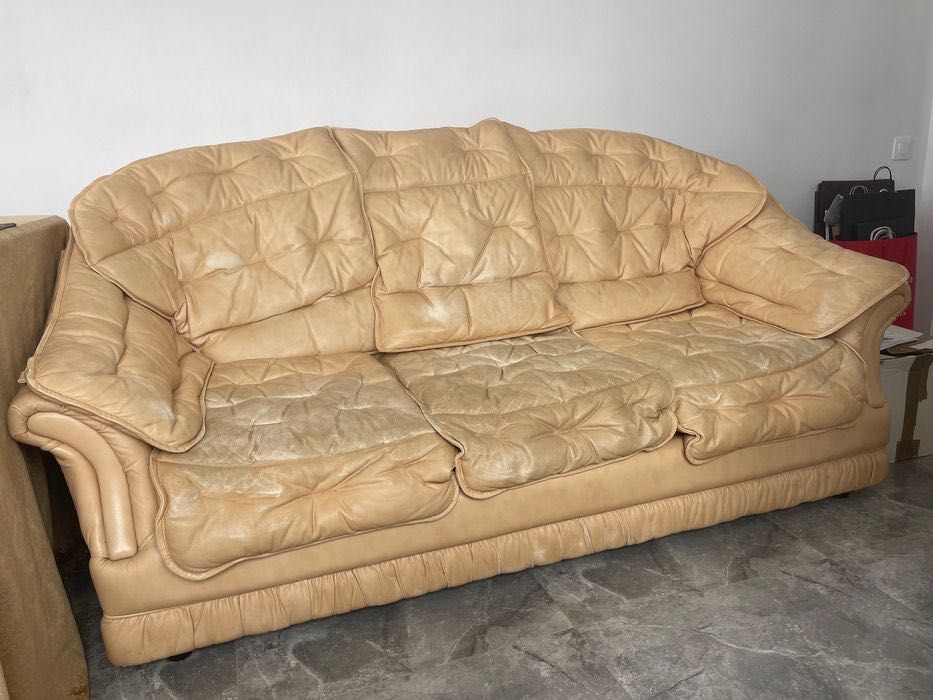 Диван бу шкіряний продається