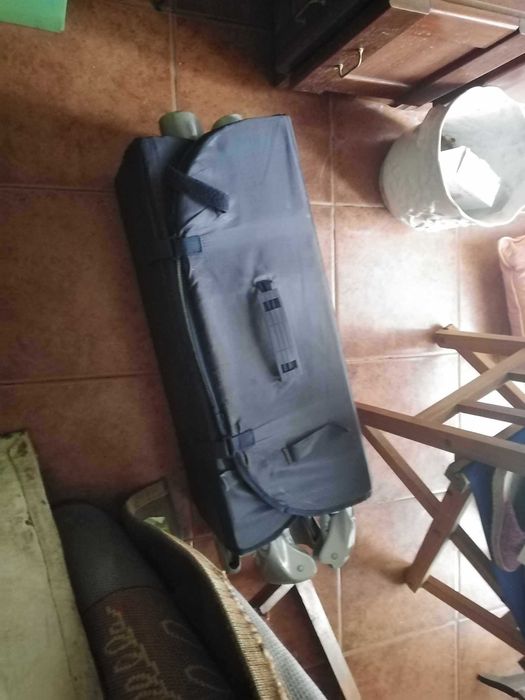 Parque de criança em bom estado