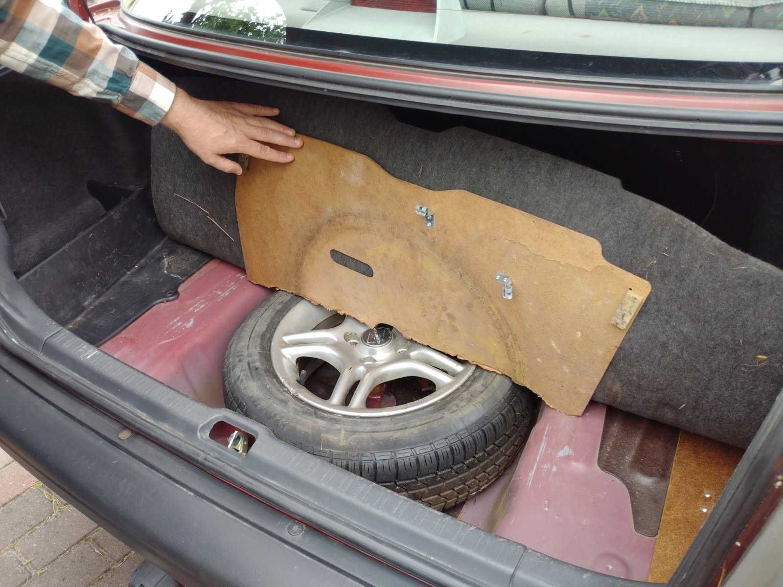 Toyota Corolla E11 1,4 LT LIFT TERRA, benzyna, sedan, HAK