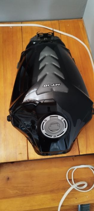 Yamaha mt10 2022 zbiornik paliwa