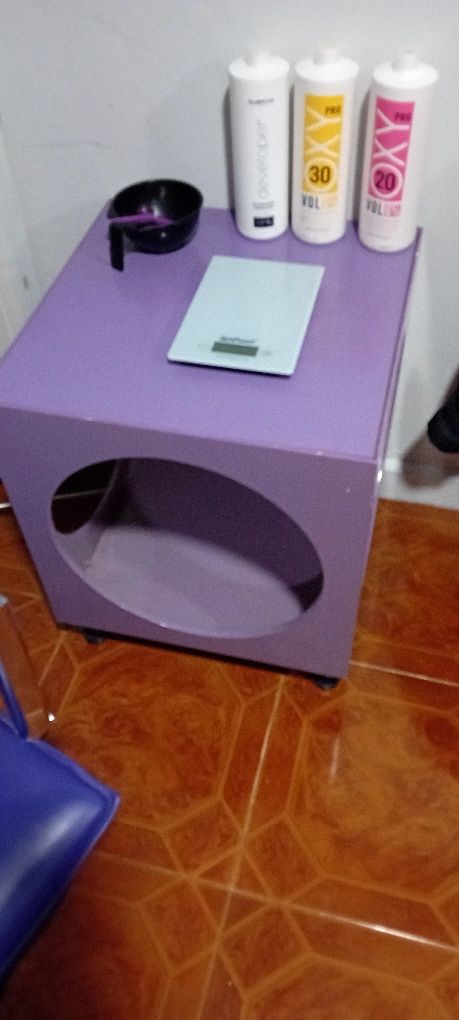 Móvel apoio e para colocar toalhas