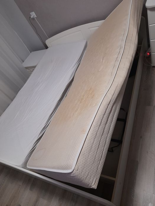 Ліжко двоспальне,біле