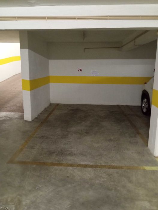 Arrendo parqueamento - Laranjeiras