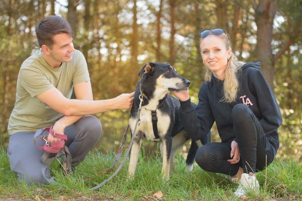 DEZRA - młodziutka, spora, trochę nieśmiała dziewczyna