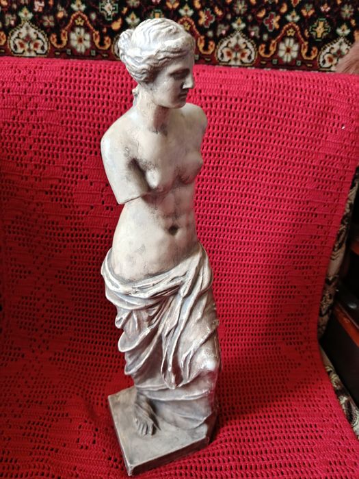 Продам статуетку.