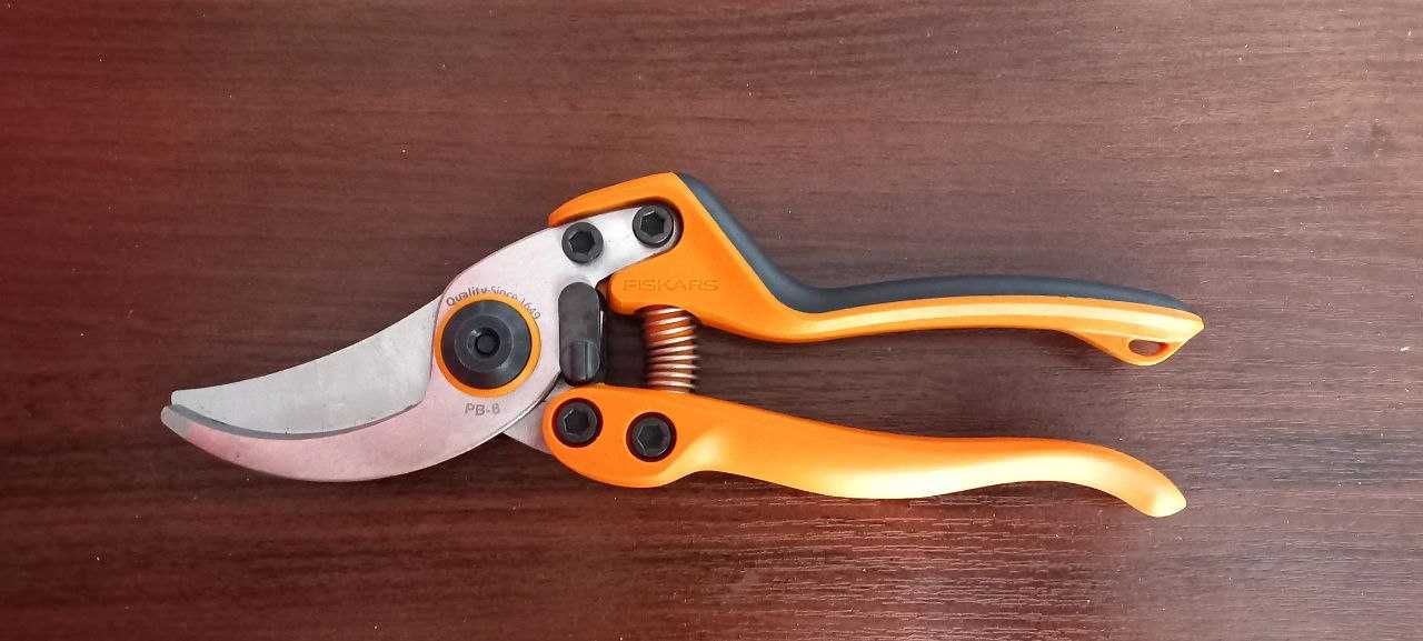 Секатор професійний Фіскарс Fiskars PB-8