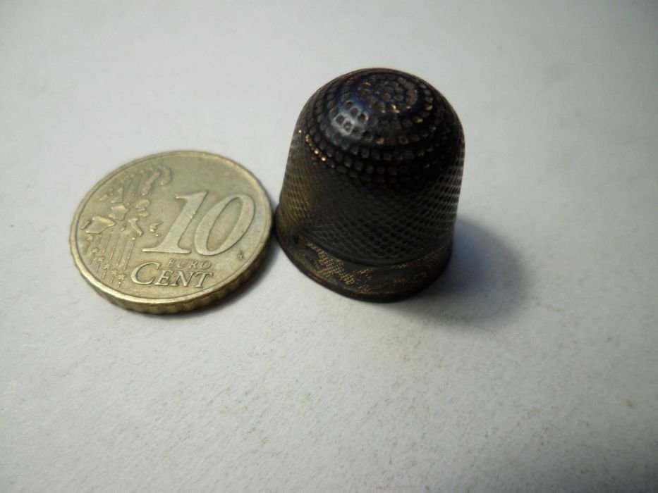 Dedal antigo com Patina