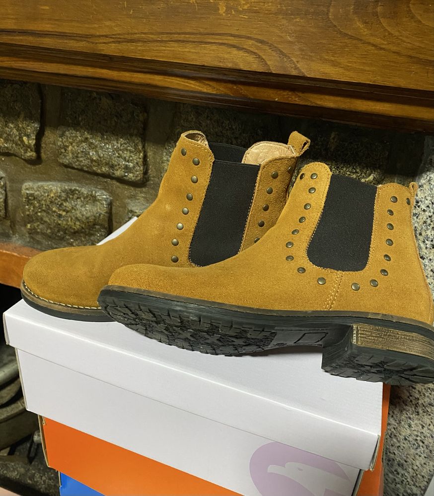 Bota em camurça - Calçado Guimarães