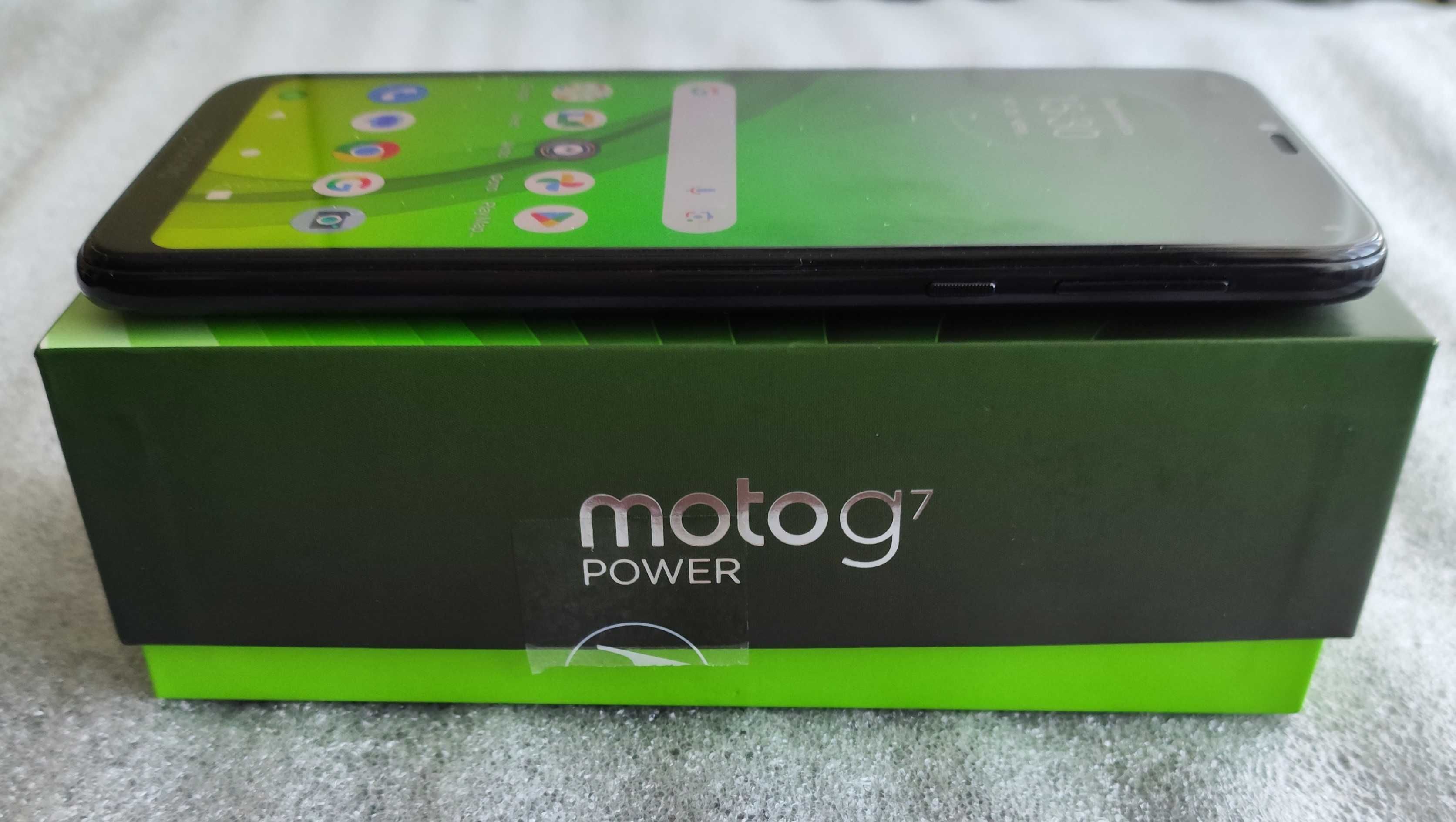 Продам смартфон Motorola Moto G7 Power 4/64 Gb.