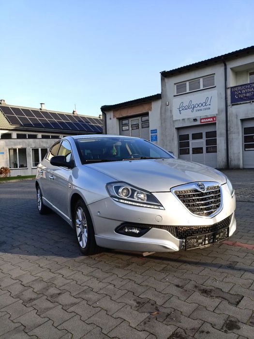 Lancia Delta Skóra navi