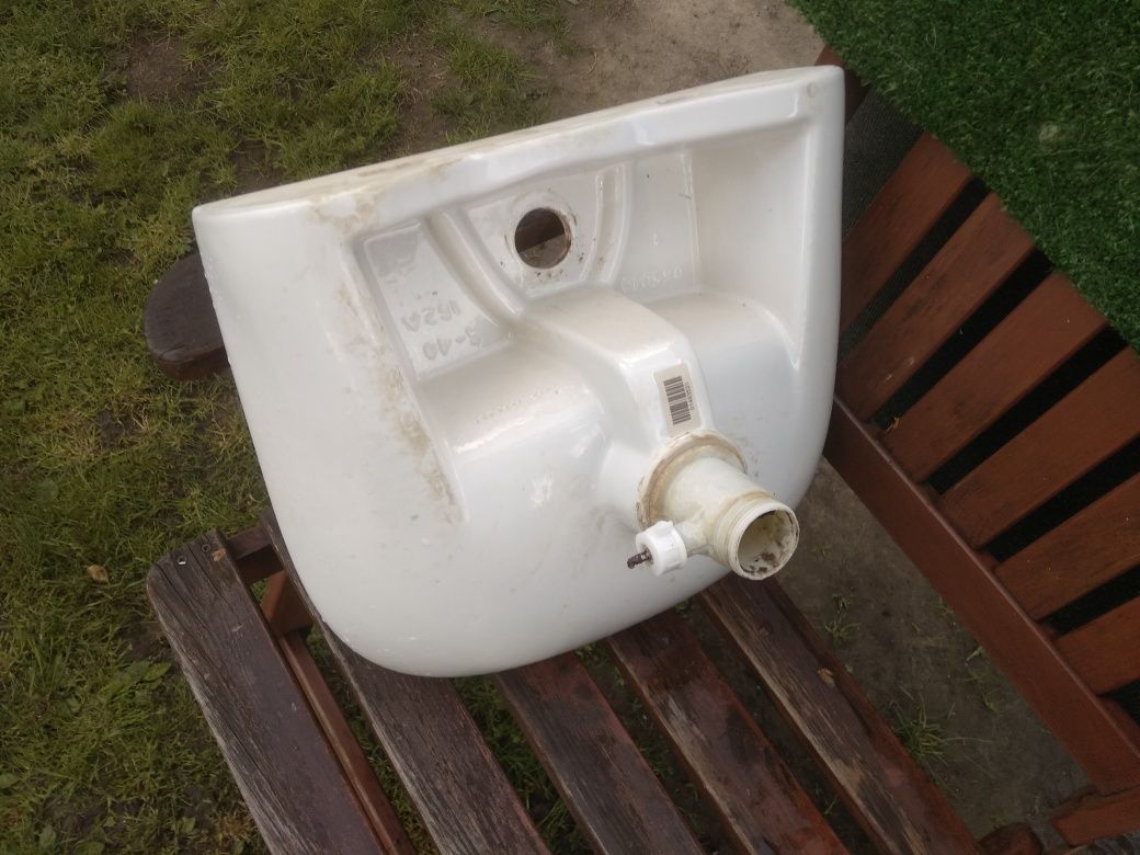 Umywalka Cersanit 40 cm x 36 cm działka altana ogrod