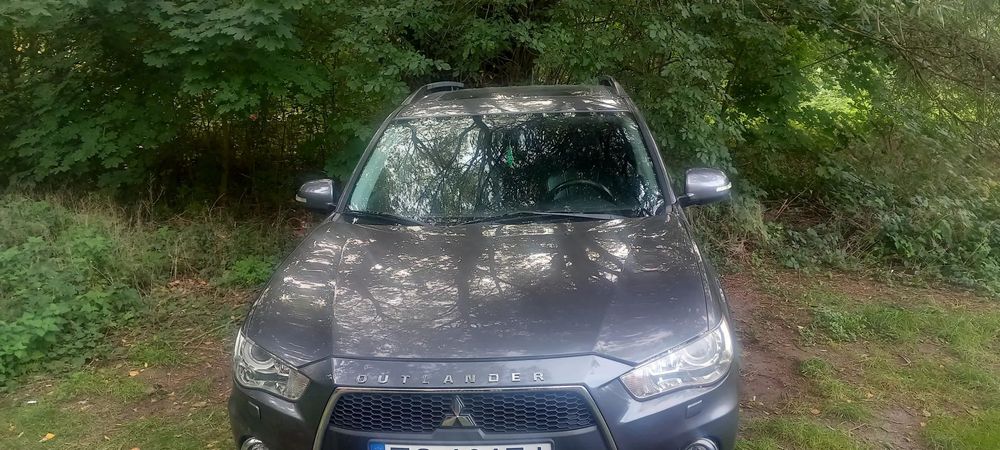 Mitsubishi Outlander Samochód osobowy Outlander Mitsubishi