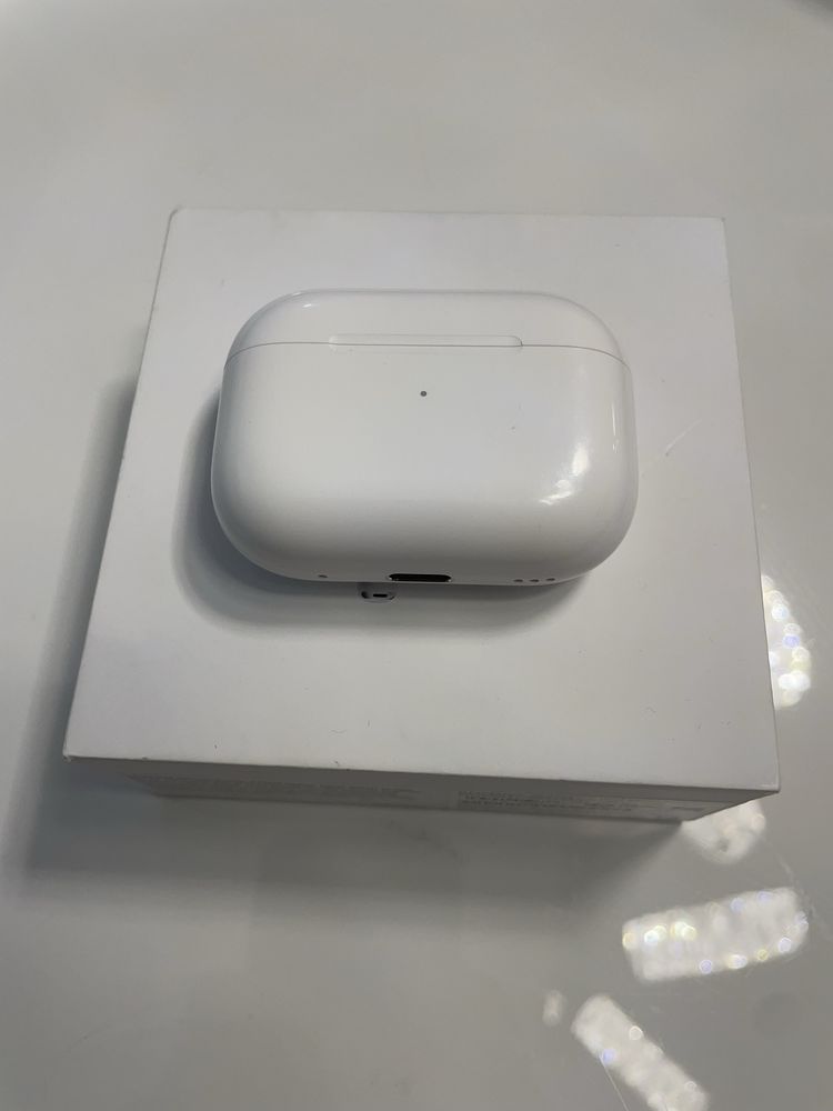 Oryginalne AirPods Pro 2 z etui MagSafe i USB-C
