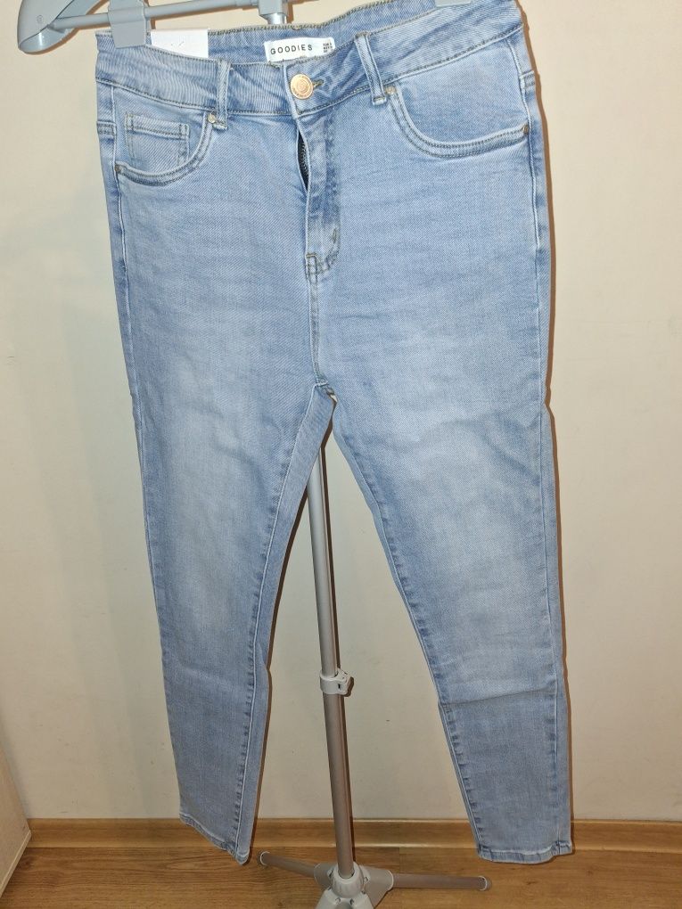Nowe spodnie jeansowe Goodies L/40
