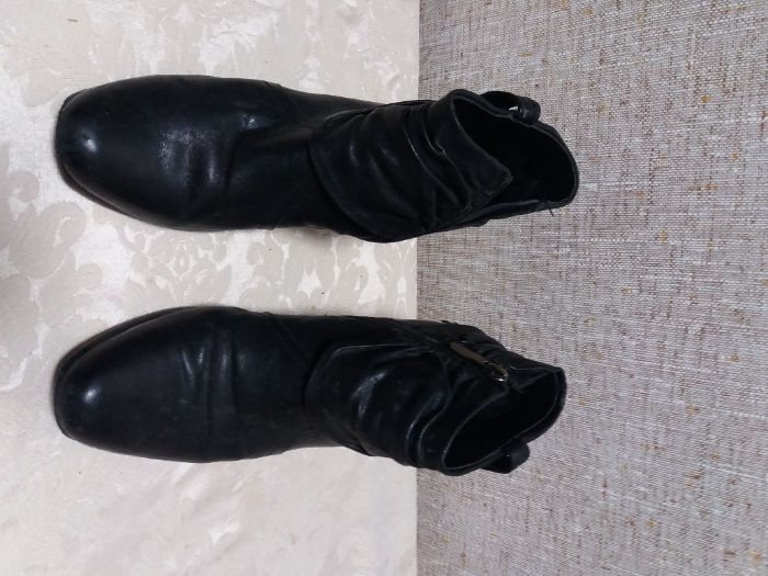 Кожаные ботинки женские