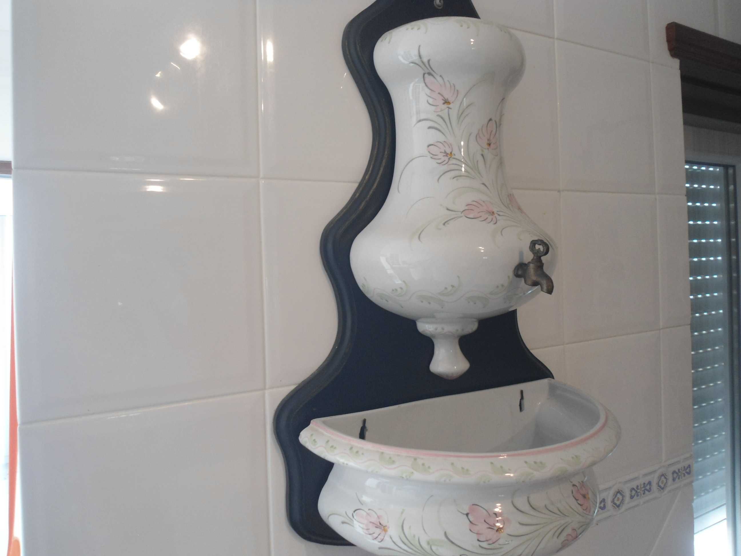 Fonte decorativa com 71 cm de altura