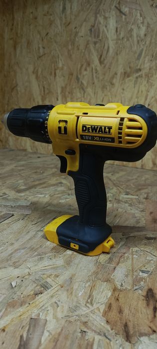 Wkrętarka DeWalt dcd776