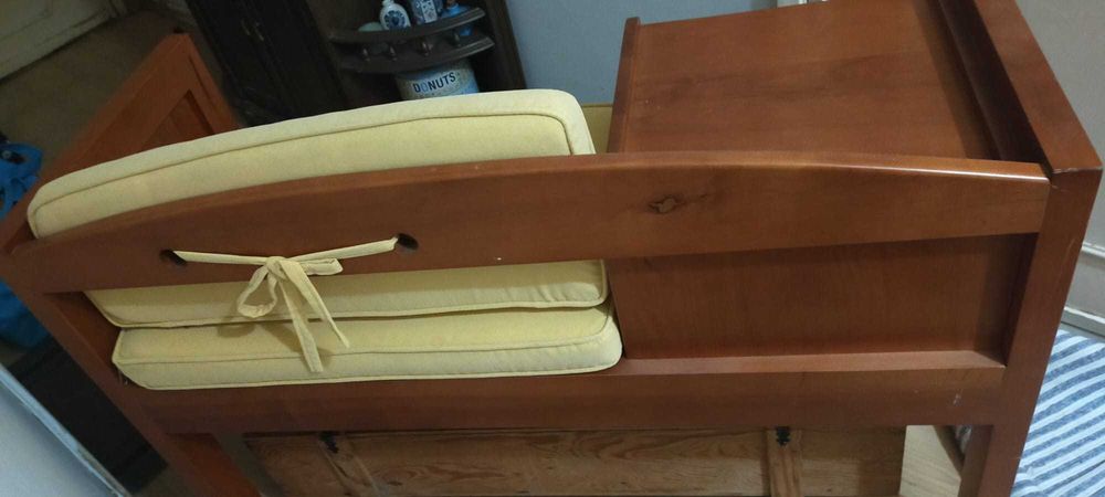 Banco/móvel de entrada