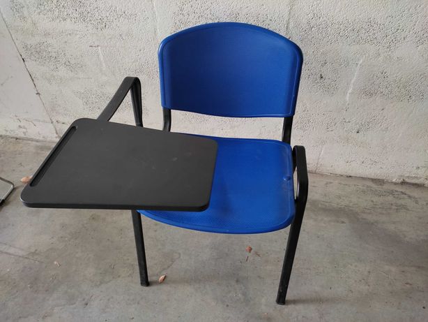 Cadeiras de escritório com mesa
