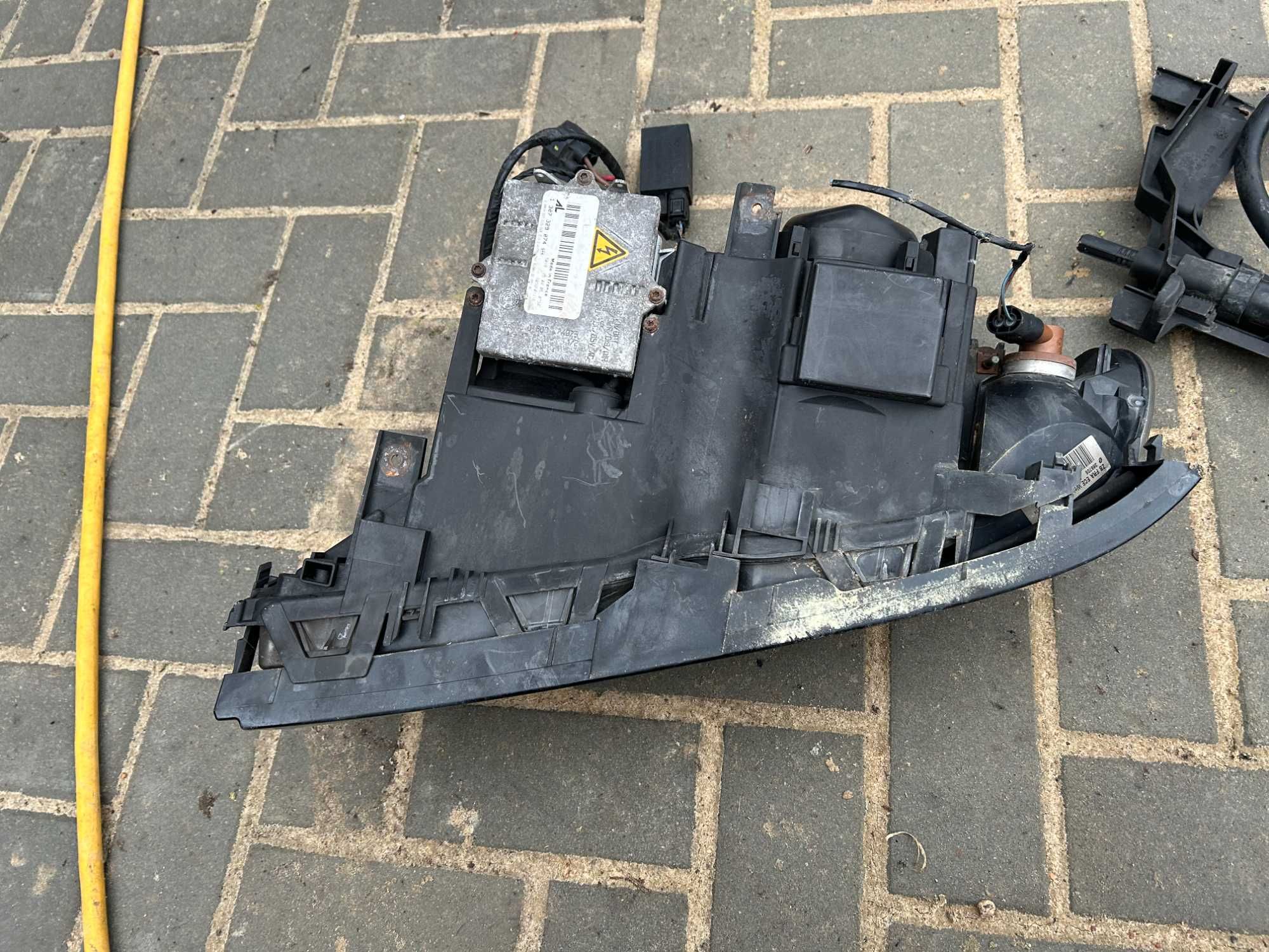BMW E46 LIFT Lampy Bi-Xenon prawa + lewa cały zestaw EUROPA /wysylka