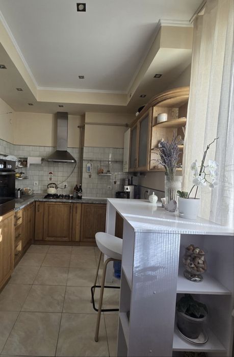 Напівособняк із загальним двориком