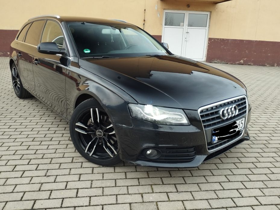 Audi A4 B8 2.0 TDI Xenon ledy przód i tył Zarejestrowana bez rdzy