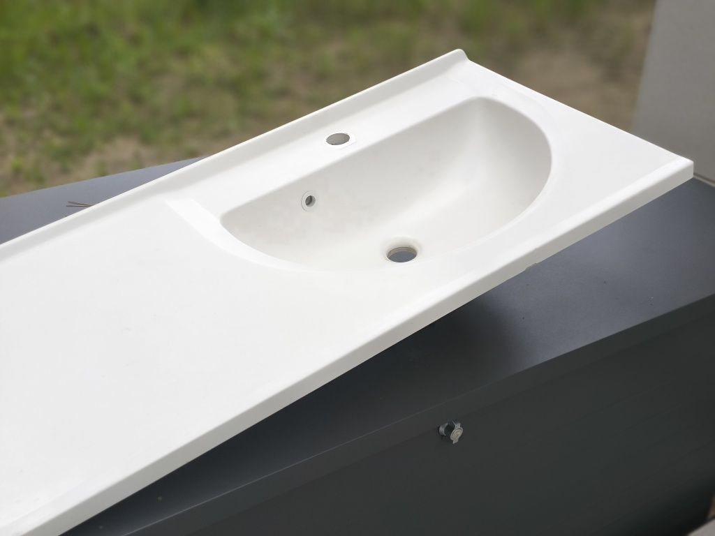 Umywalka z blatem  konglomerat 100cm