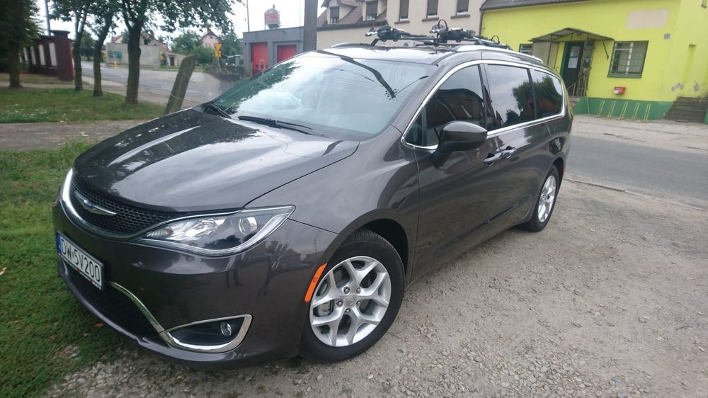 Chrysler Pacifica LPG - niski przebieg, 8 miejsc