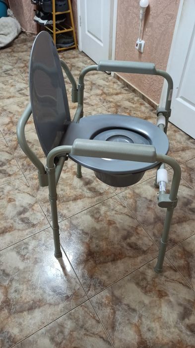 Стул-туалет  с санитарным оборудованием регулируемый