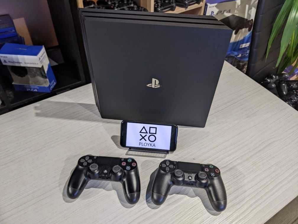 С гарантией Sony Playstation 4 PRO 1TB+ 300 игр от Сони+ От магазина!