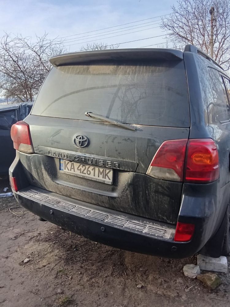Задний бампер toyota land cruiser 200