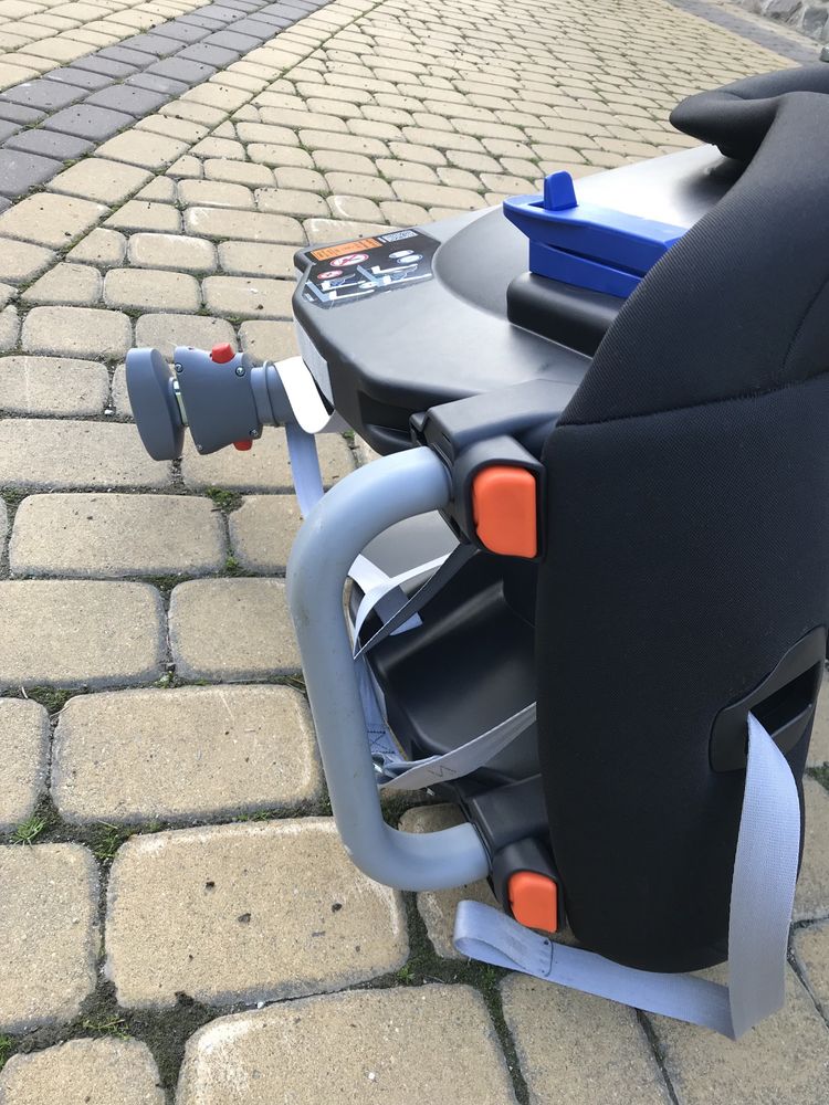 Fotelik samochodowy Britax Max-Way Plus, kupiony za 1370zł+ lusterko.