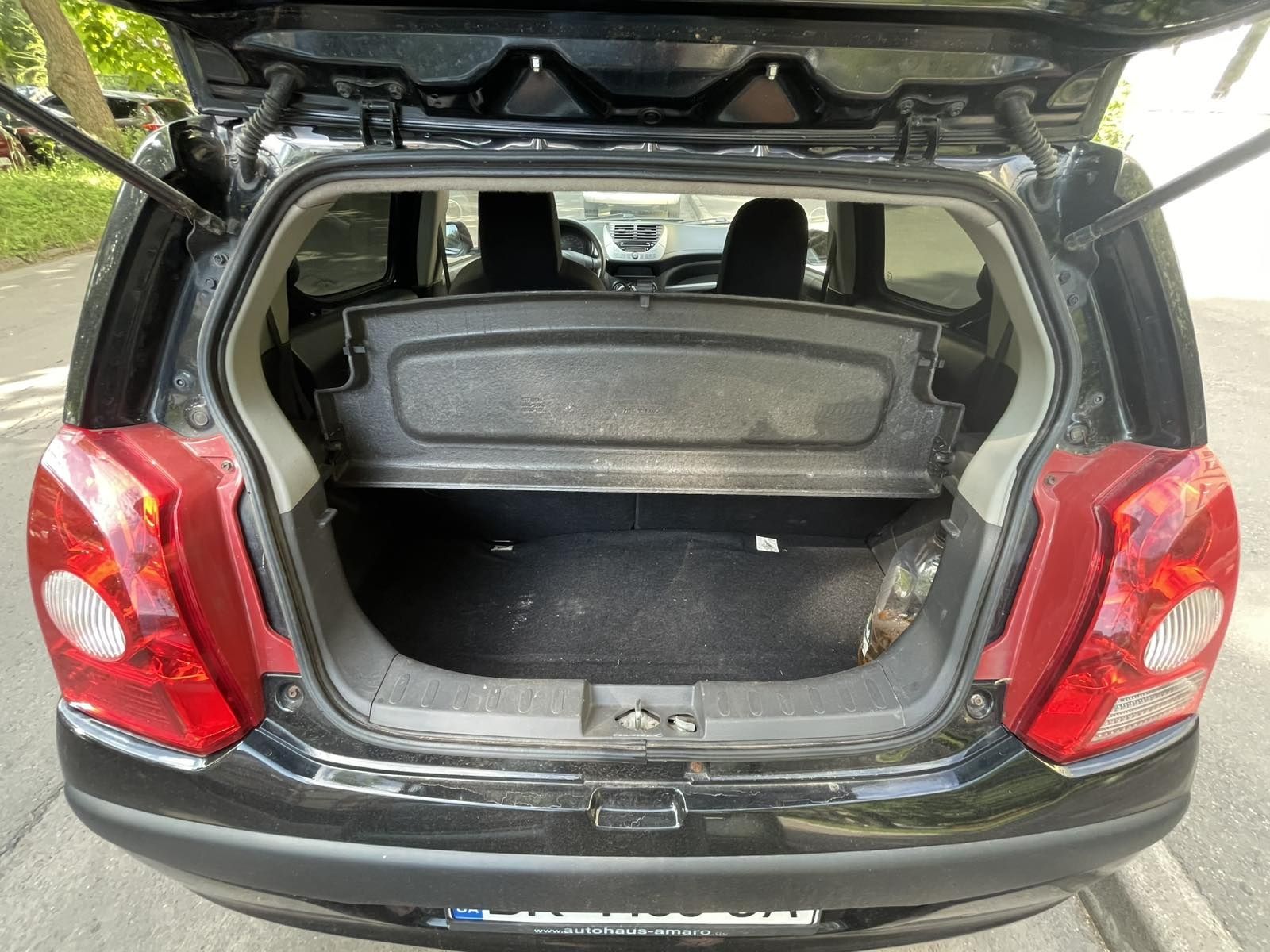 Автомобіль Nissan Pixo