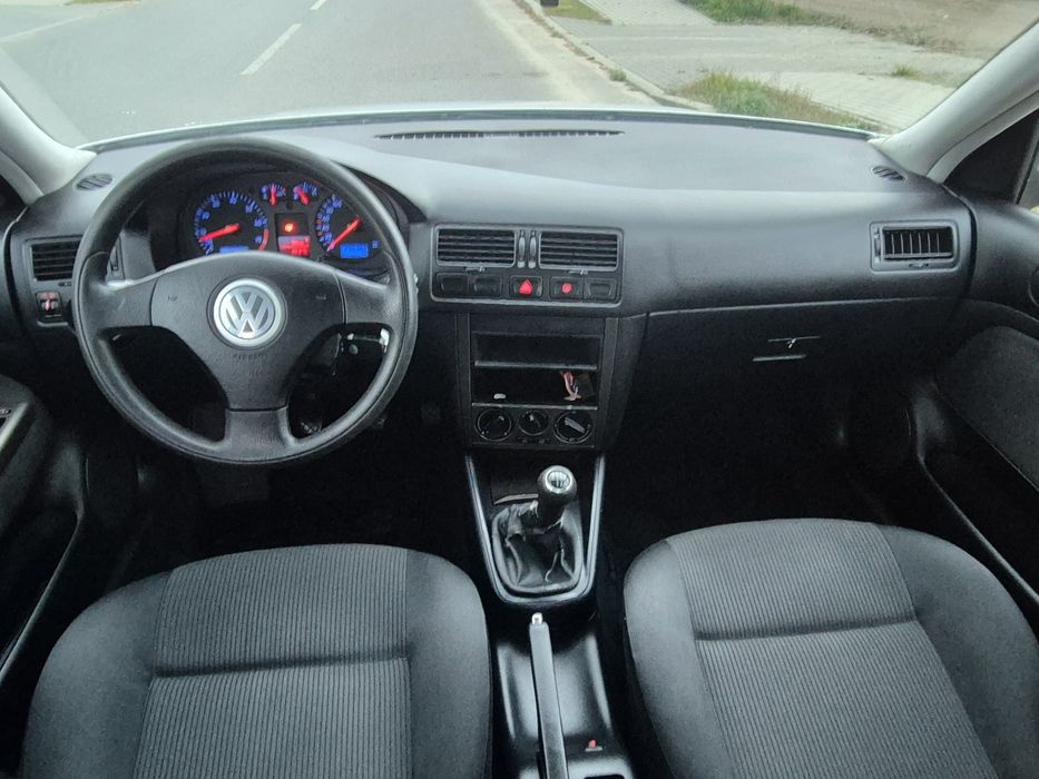 Volkswagen Bora 1.6 16V ** W Bardzo dobrym stanie** Bez rdzy !