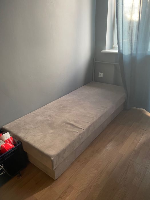 Łóżko jednosobowe szare ze skrzynią