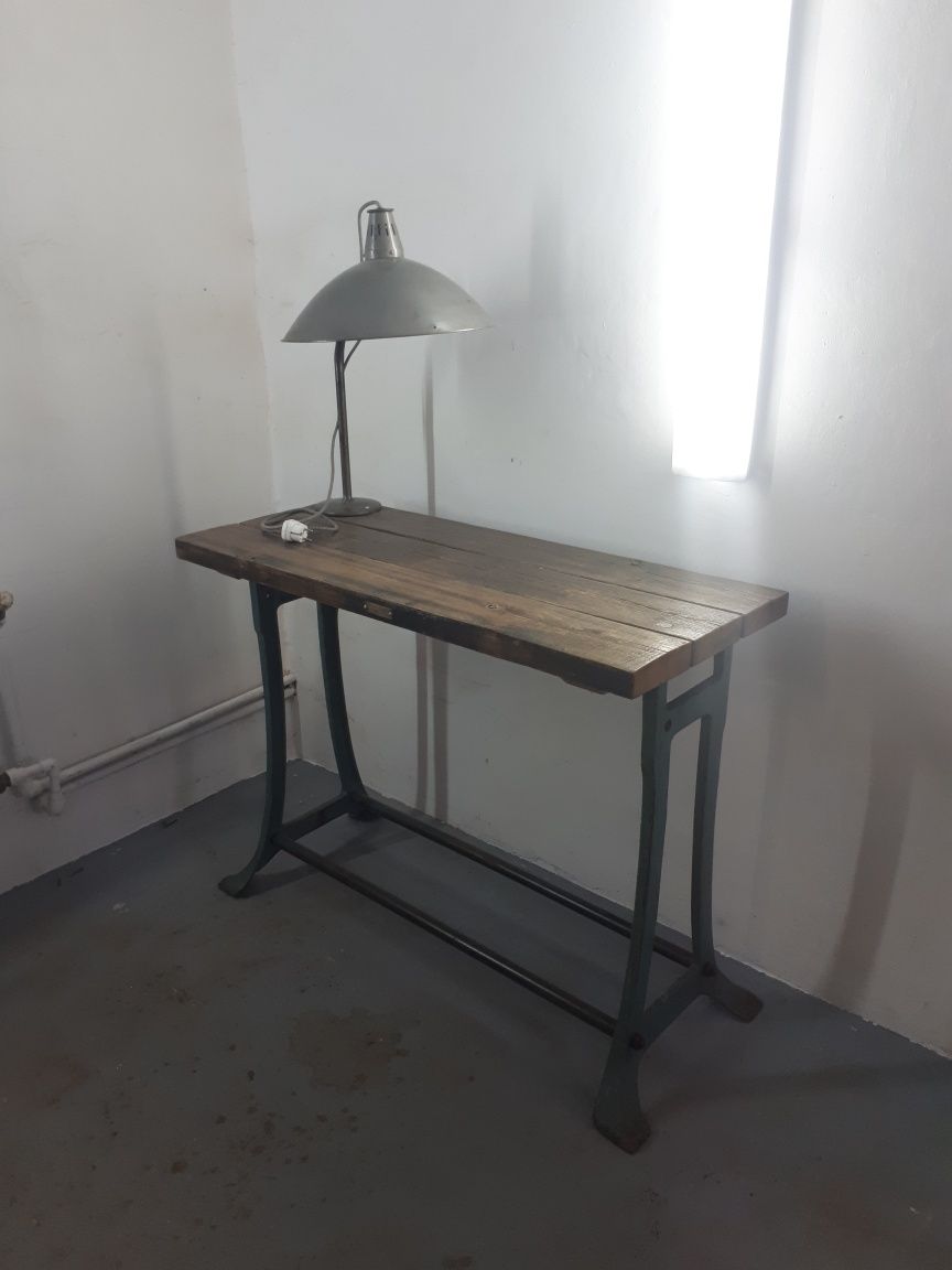 80cioletni stol warsztatowy z lampa vintage,loft